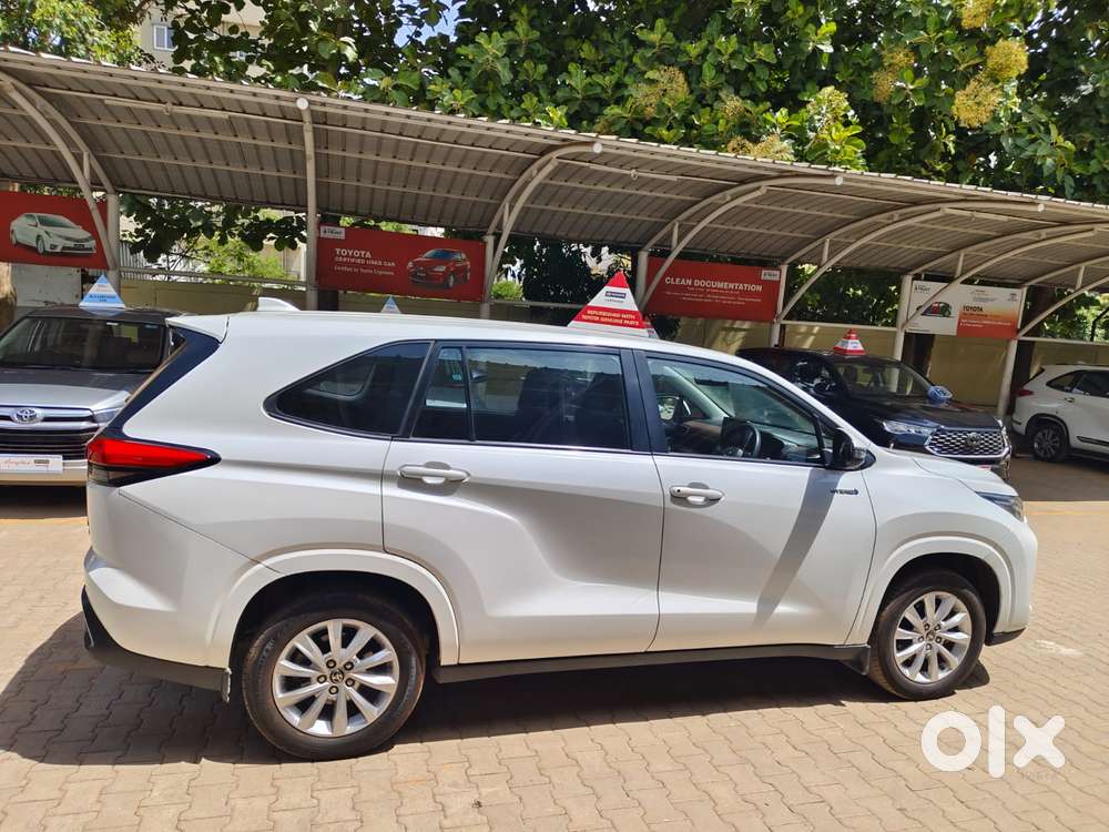 Toyota Innova Hycross 2.0 Vx (o) Hybrid 7 Str, 2024, Petrol