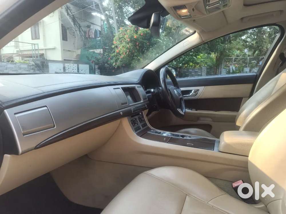 Jaguar Xf 2013 Diesel 81000 Km Driven