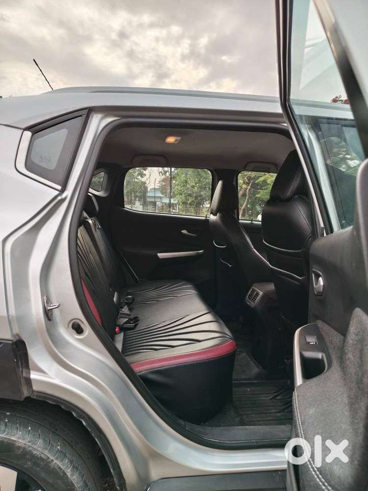 Nissan Magnite 1.0 Xv Premium, 2021, Petrol