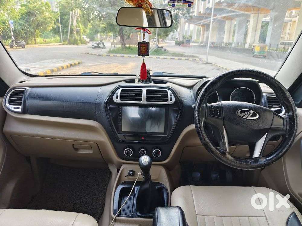Mahindra Tuv 300 Mhawk100 T8 Dual Tone, 2018, Diesel