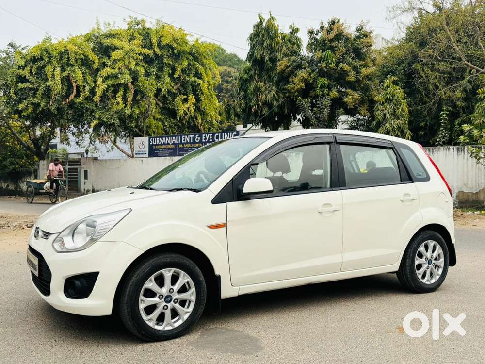 Ford Figo 2012-2015 Petrol Celebration Edition, 2014