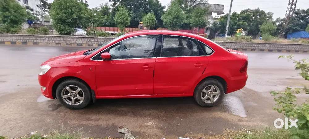 Skoda Rapid Elegance 2012