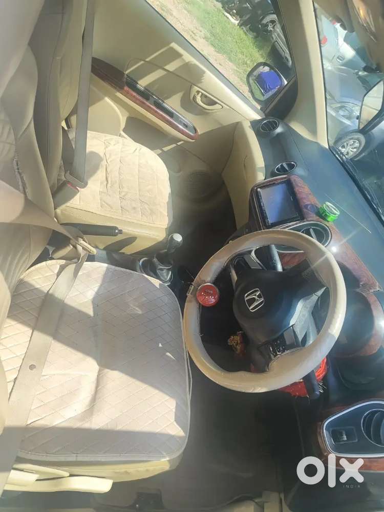 Honda Mobilio S I-vtec 2015 7 Seater Car