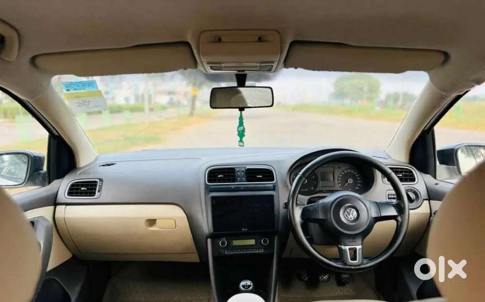 Volkswagen Vento Petrol Highline 2012