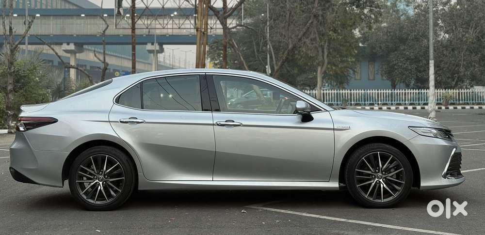 Toyota Camry Hybrid, 2022, Cng & Hybrids