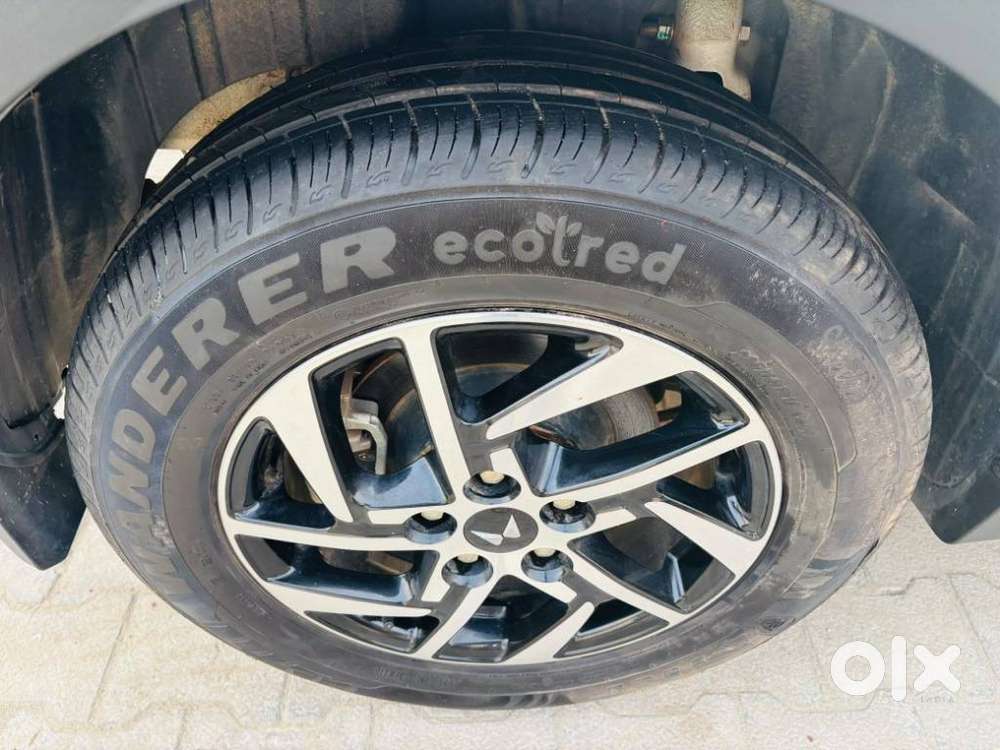 Mahindra Xuv 3xo Ax5 Pm At, 2025, Petrol