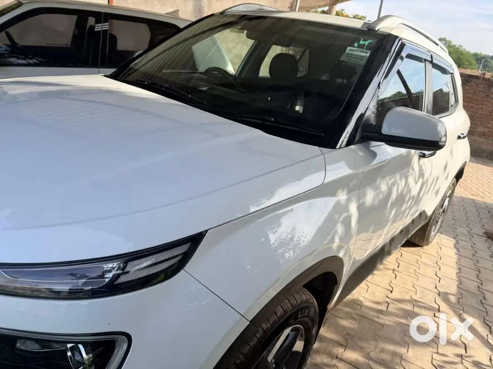 Hyundai Venue Top Model 2022 Diesel Well Maintained