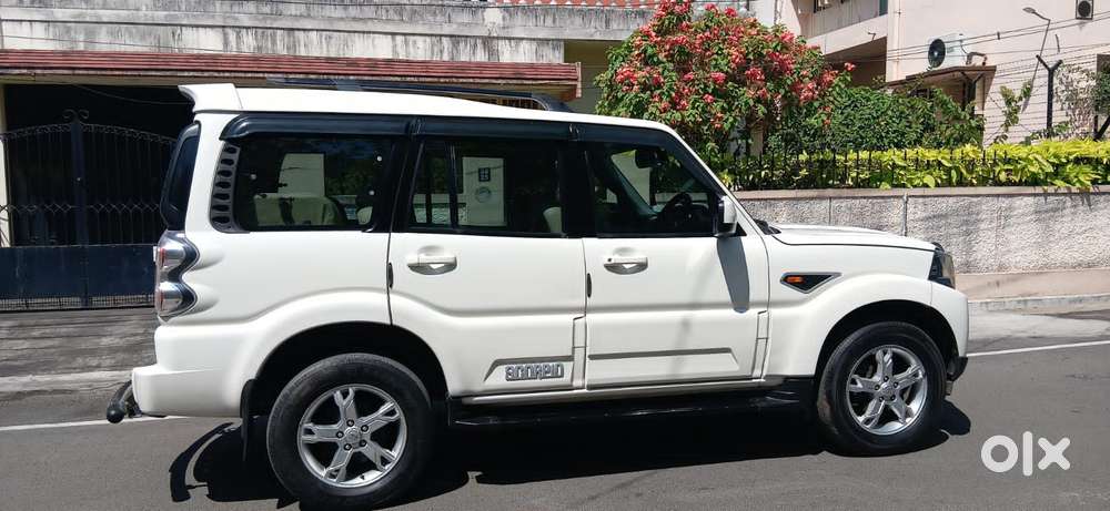 Mahindra Scorpio S10, 2015, Diesel