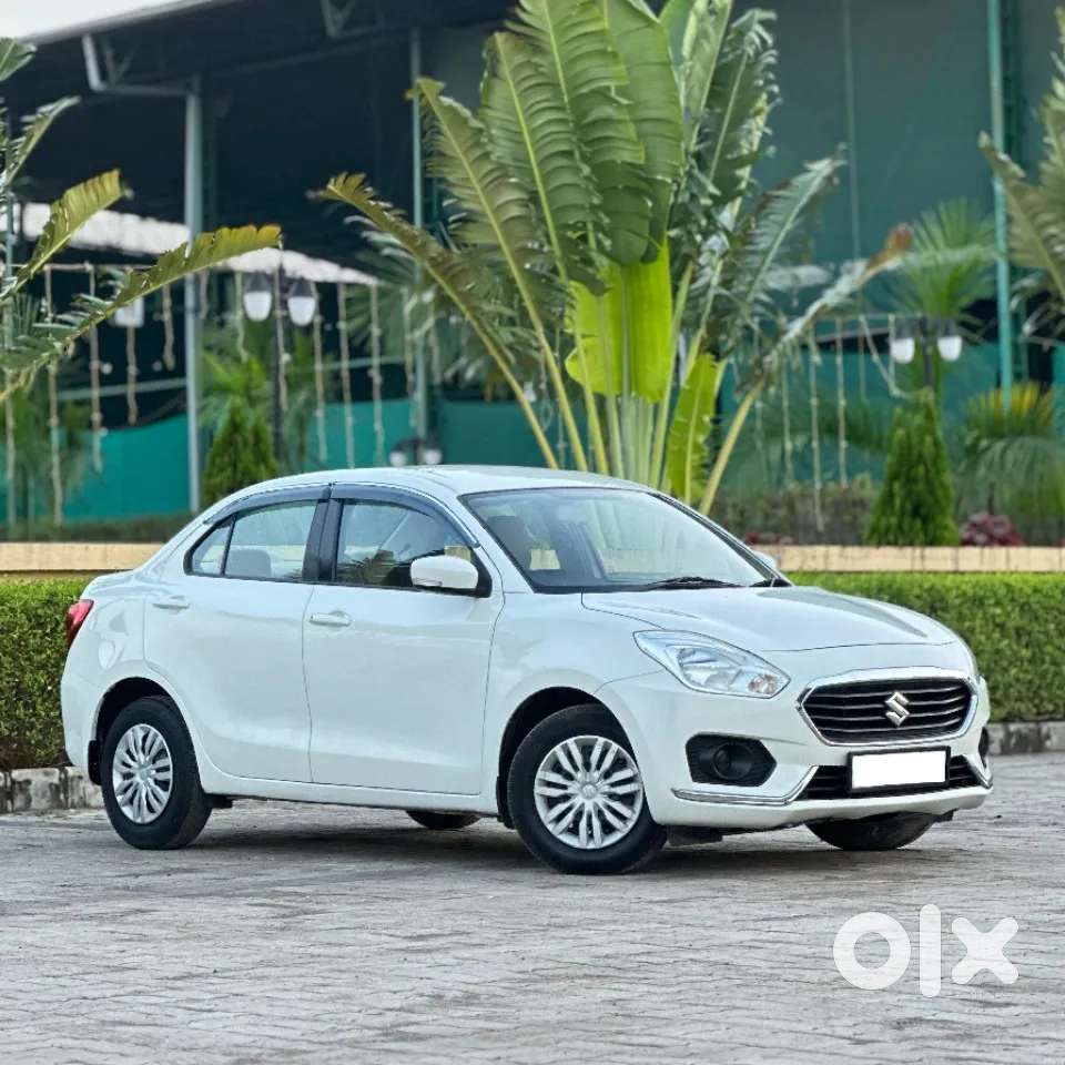 Maruti Suzuki Swift Dzire Amt Vxi, 2017, Petrol