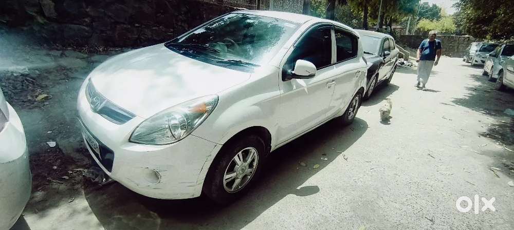 Hyundai I20 2011 November, Cng & Hybrids 98500 Km Driven, Family Car