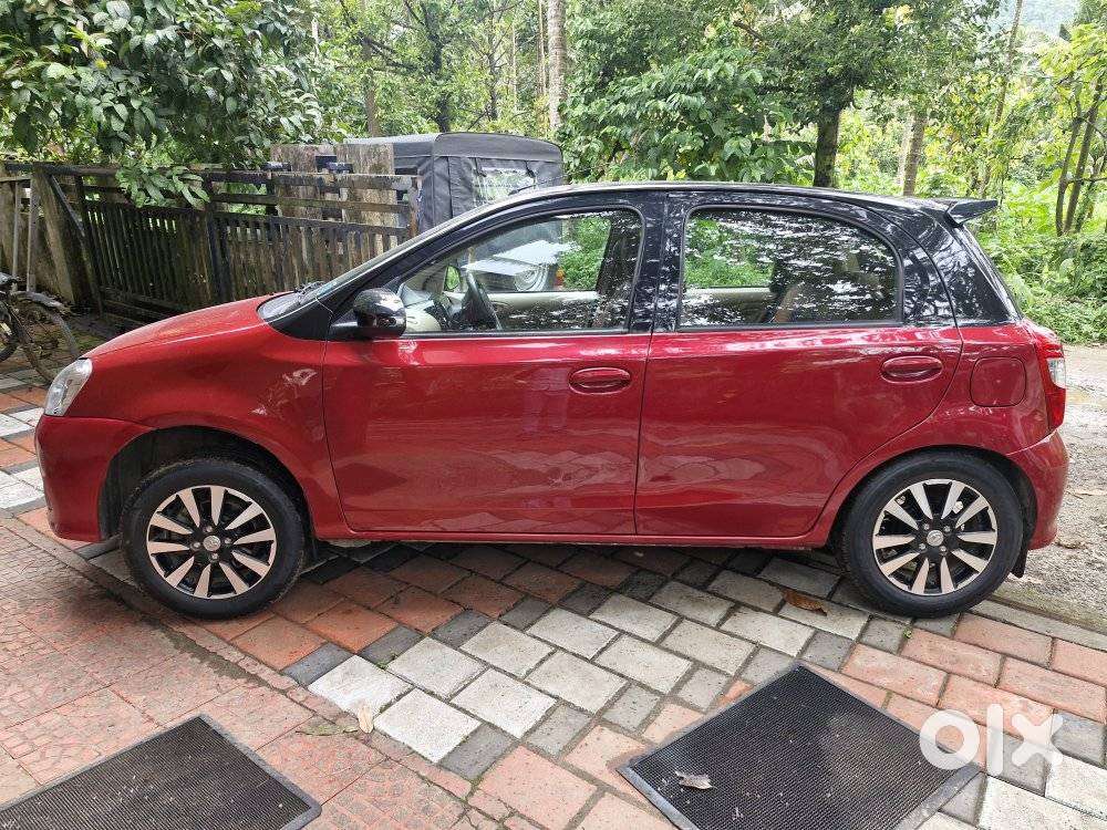 Toyota Etios Liva V Dual Tone, 2018, Petrol