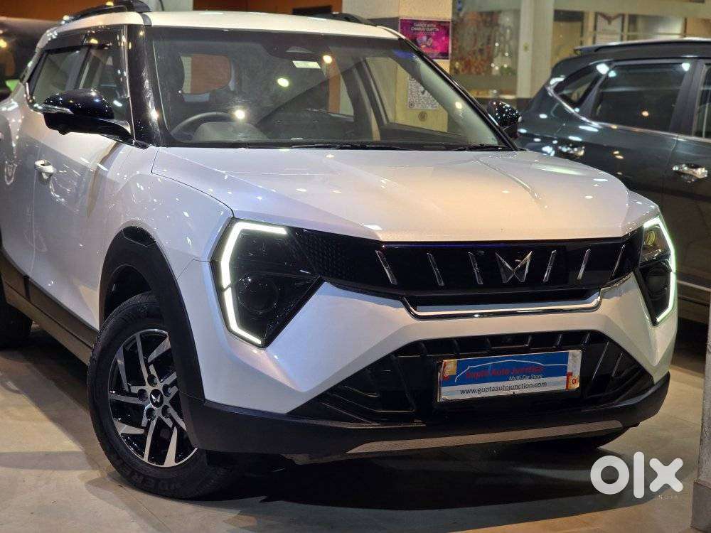 Mahindra Xuv 3xo Ax5 Pm Mt, 2025, Petrol