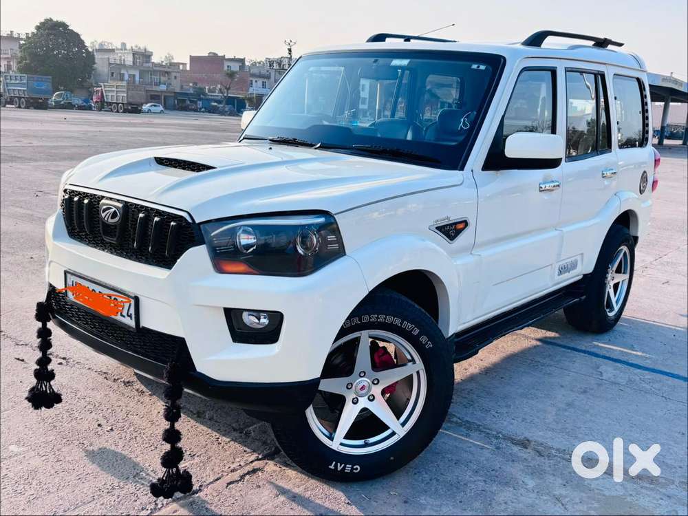 Mahindra Scorpio S8, 2015, Diesel