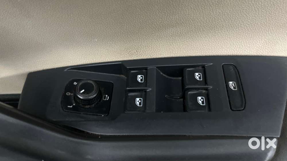 Skoda Slavia 1.0 Ambition Tsi At, 2023, Petrol