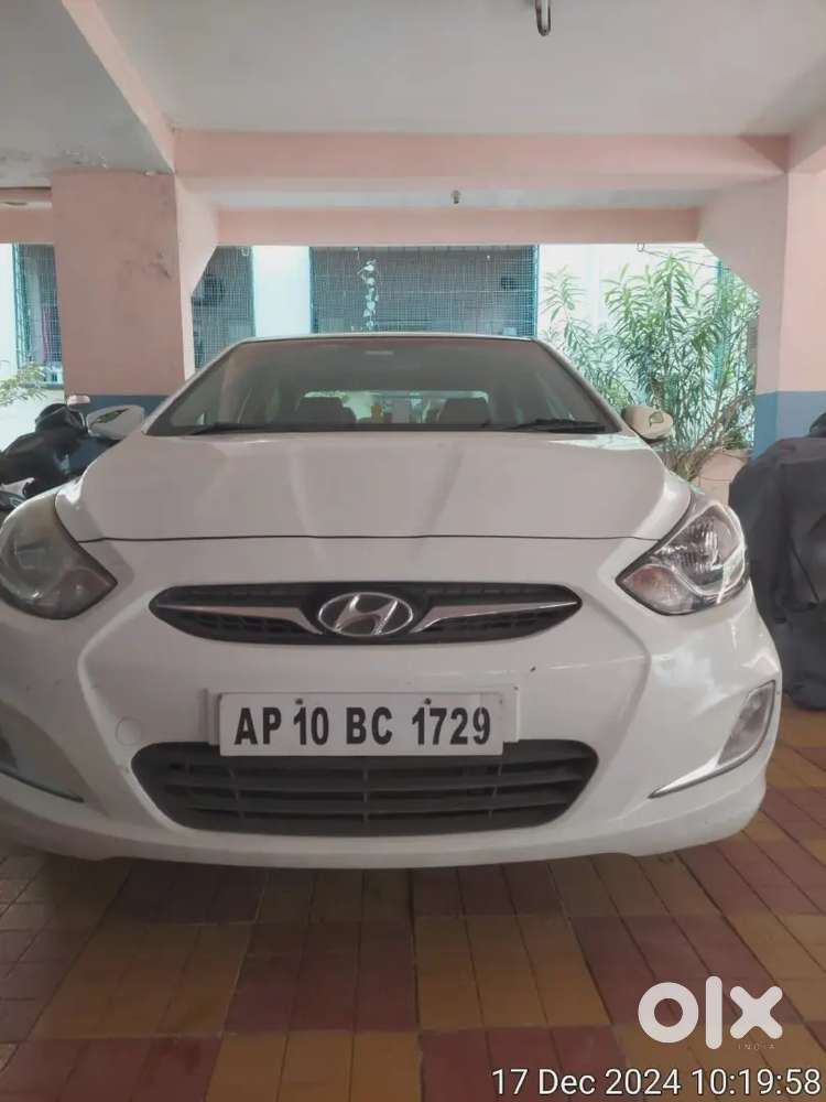 Hyundai Verna Fludic Automatic