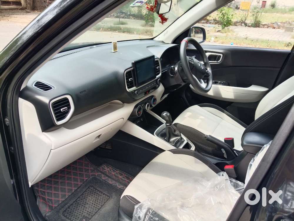 Hyundai Venue S 1.2 Petrol, 2024, Petrol