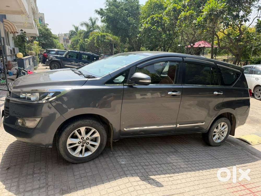 Toyota Innova Crysta G Automatic 2017