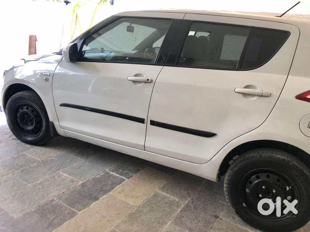 Maruti Suzuki Swift 2011 Diesel 128000 Km Driven