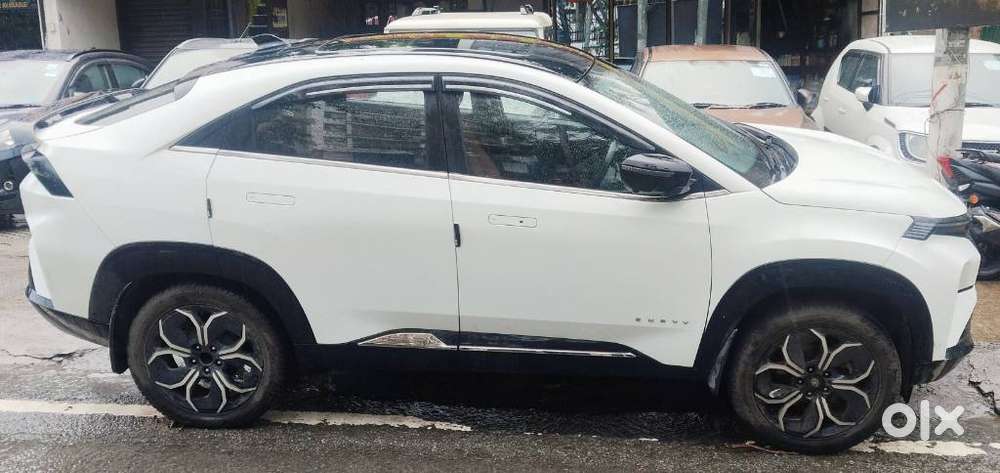 Tata Curvv Creative 1.2 Revotron Petrol 6mt, 2025, Petrol