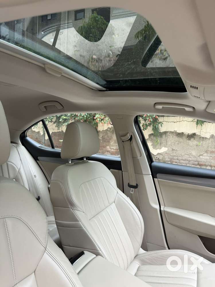 Skoda Superb [ ] 1.8 Style Tsi At, 2018, Petrol