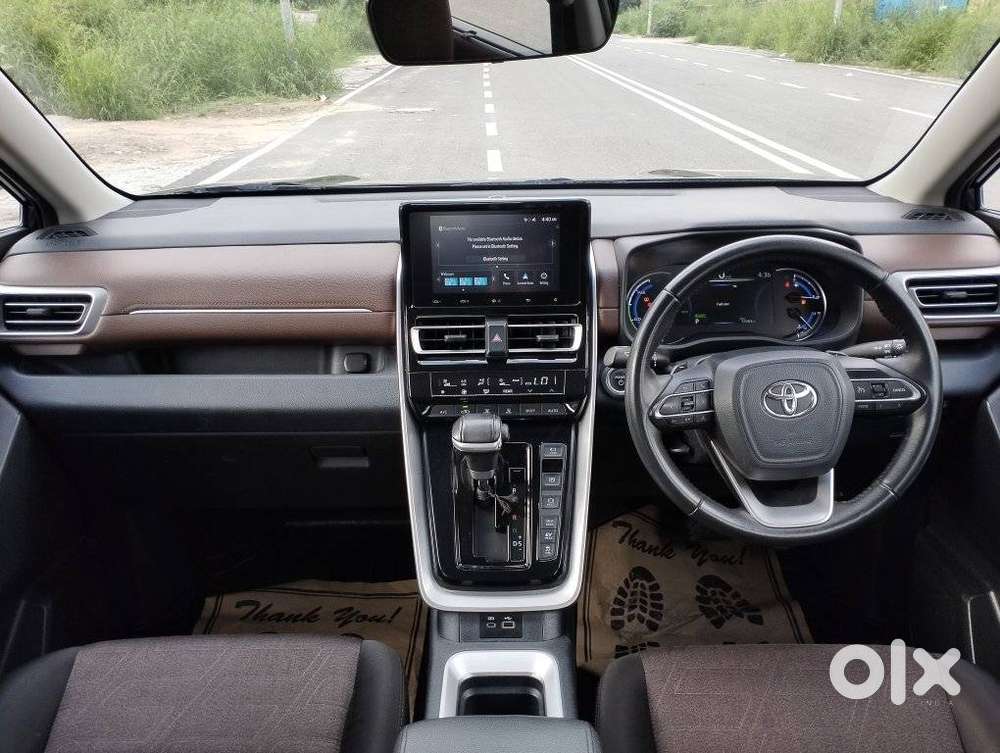 Toyota Innova Hycross 2.0 Vx Hybrid 8 Str, 2023, Petrol
