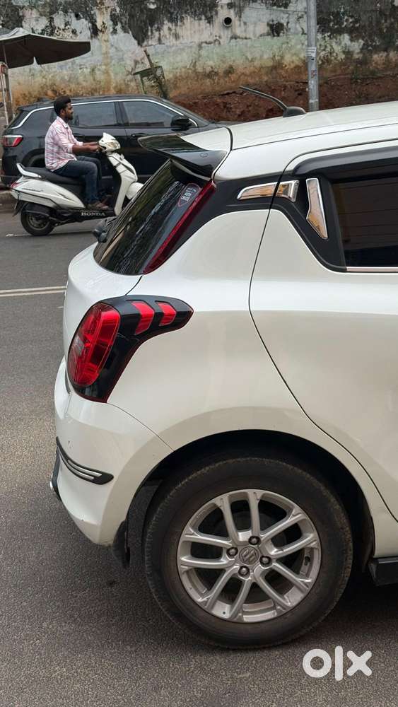 Maruti Suzuki Swift Vvt Zxi, 2022, Petrol