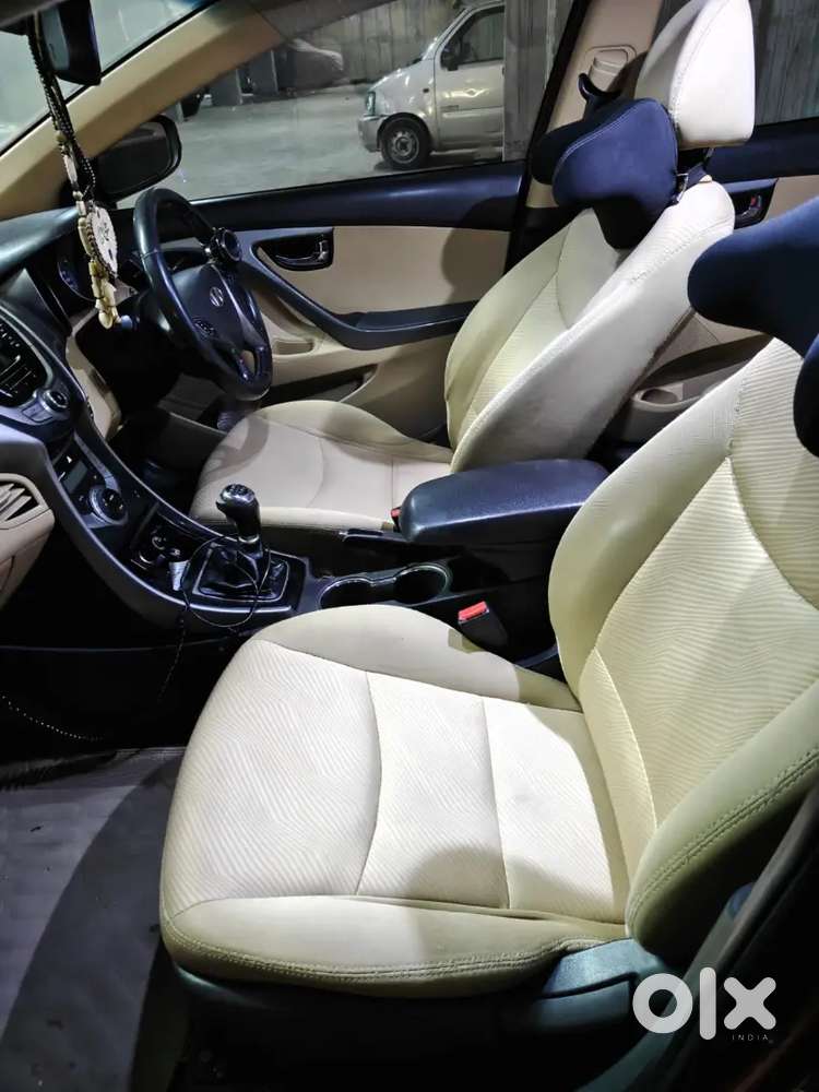 Hyundai New Elantra 2015 Diesel 93000 Km Driven