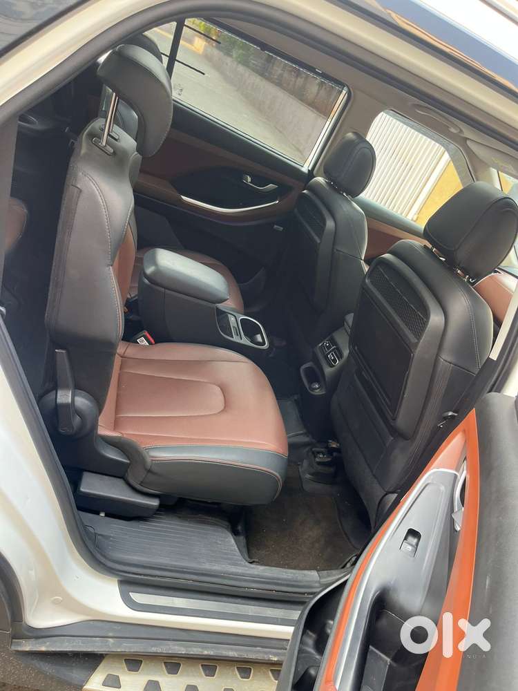 Hyundai Alcazar 1.5 Signature (o) Diesel At 6 Str Dual Tone, 2022, D..