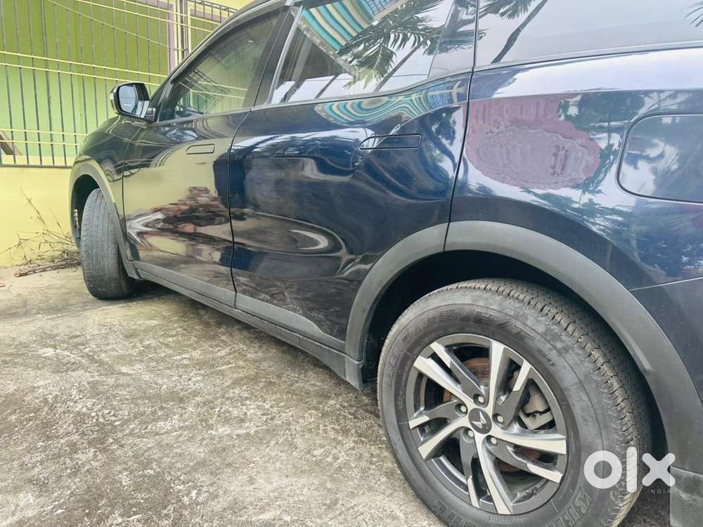 Mahindra Xuv700 2022 Petrol Well Maintained