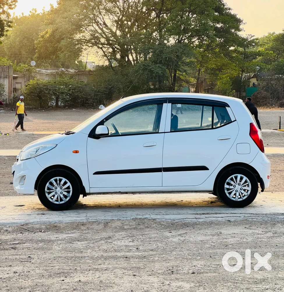 I10 Sportz Petrol/lpg 2015