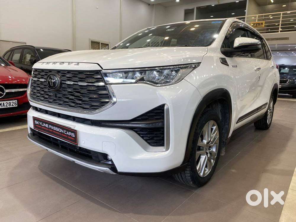 Toyota Innova Hycross 2.0 Zx Hybrid 7 Str, 2023, Petrol