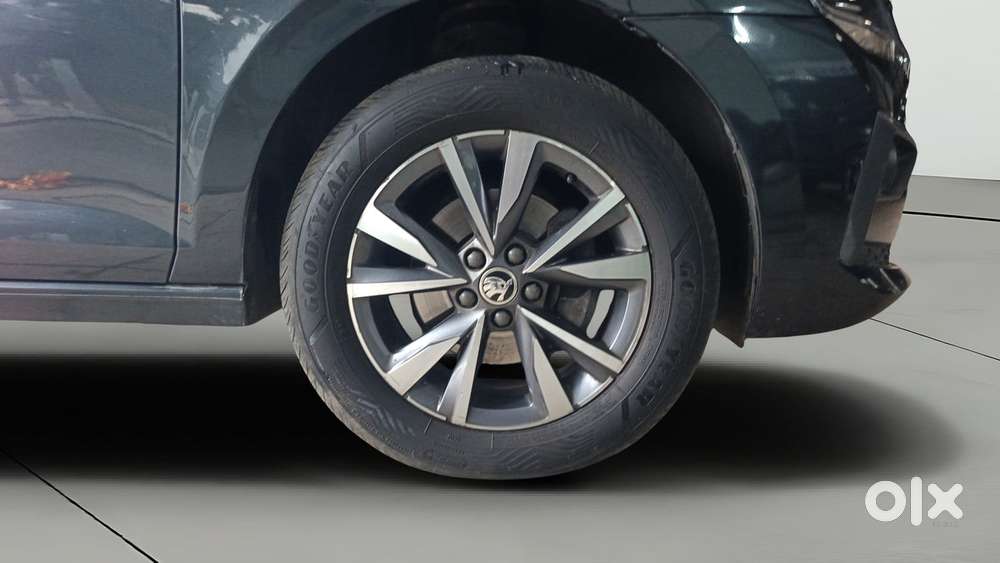 Skoda Slavia Style 1.0l Tsi At, 2024, Petrol