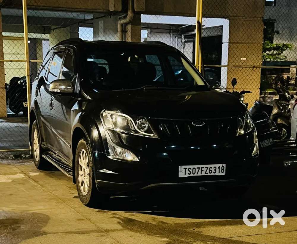 Mahindra Xuv500 W9 &ndash; 2017 | Manual Diesel | Black