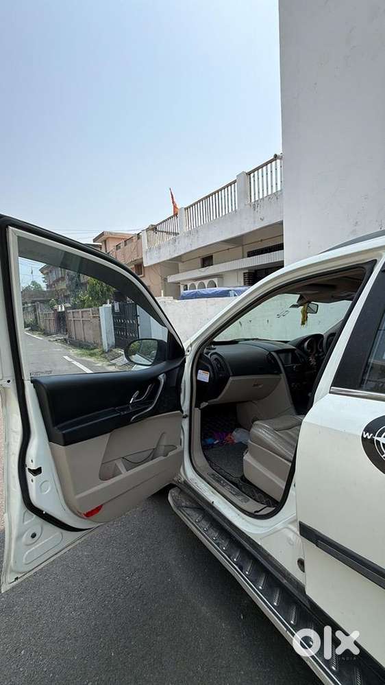 Mahindra Xuv W10 2015