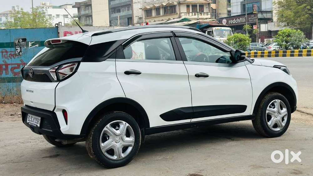 Tata Nexon 1.2 Revotron Xma Amt (s), 2022, Petrol