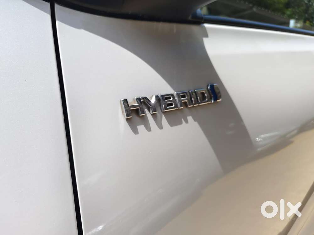 Toyota Innova Hycross 2.0 Vx (o) Hybrid 7 Str, 2024, Petrol