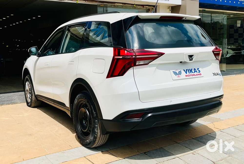 Mahindra Xuv700 2.0 Mx Petrol Mt 5 Str, 2022, Petrol