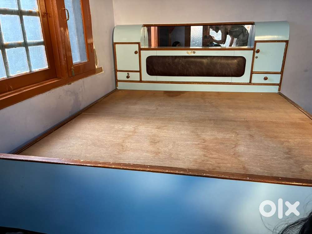 Bed 6/6 doulble size