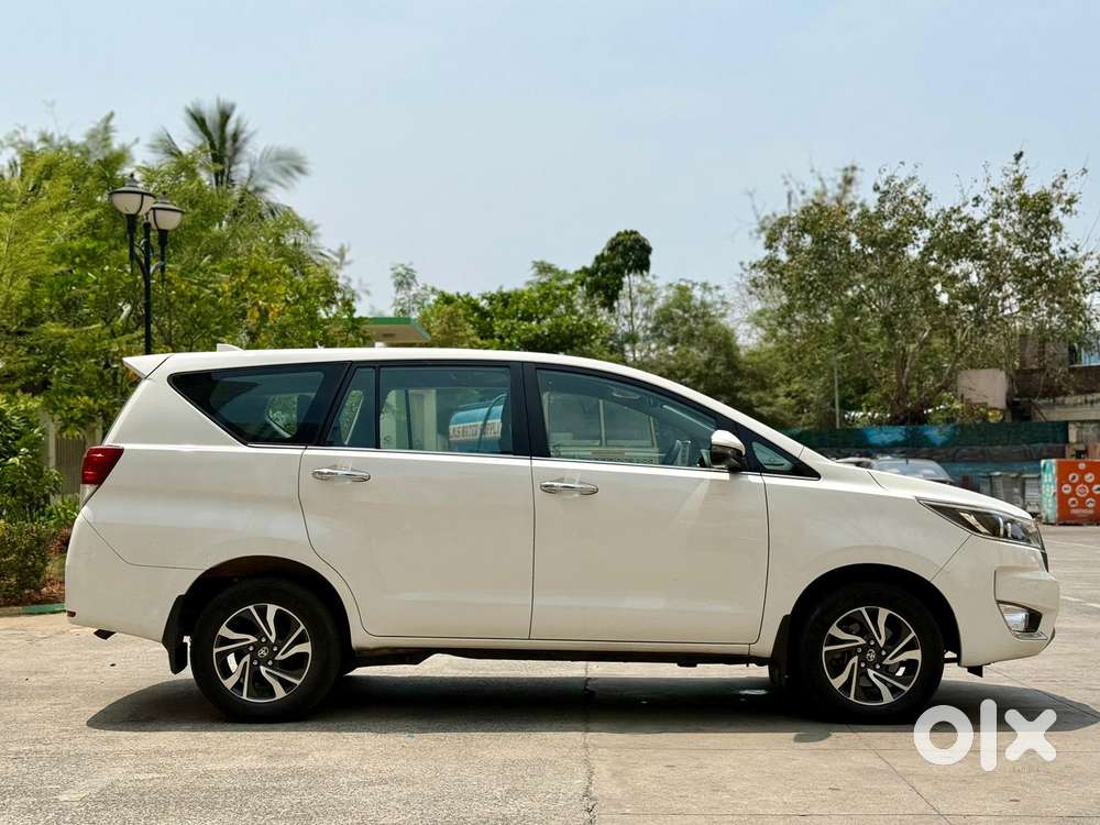 Toyota Innova Crysta 2.4 V 7 Str, 2023, Diesel