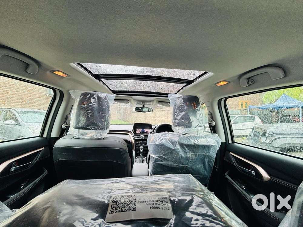 Maruti Suzuki Grand Vitara 1.5 Alpha Plus Intelligent Hybrid Ecvt, 2..