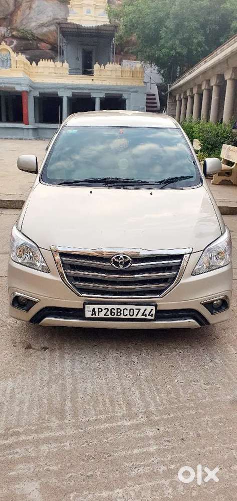 Innova 8 Seater