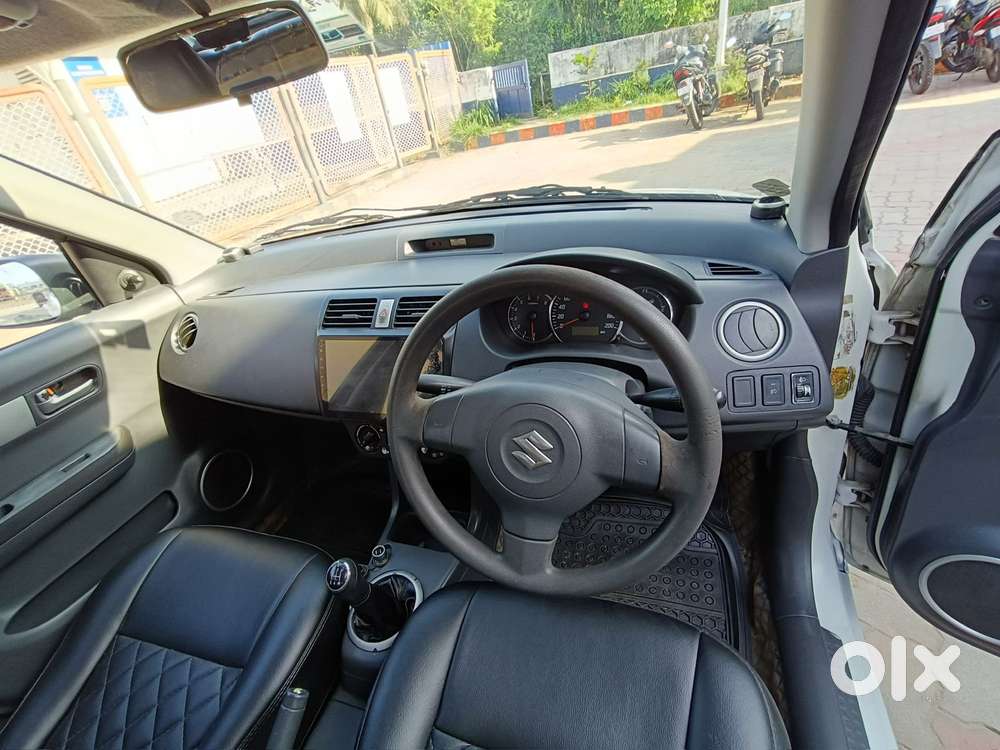 Maruti Suzuki Swift Vxi 1.2 Abs Bs-iv, 2010, Petrol