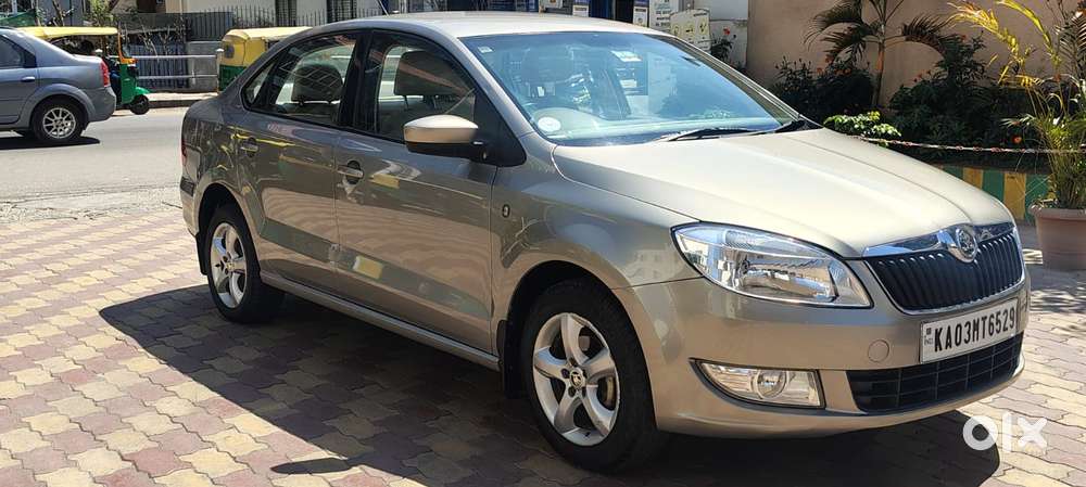 Skoda Rapid 1.6 Mpi At Ambition Plus, 2014, Petrol