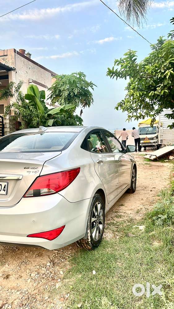 Hyundai Fluidic Verna 2016
