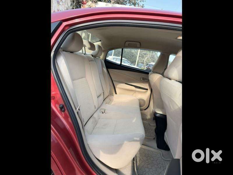 Toyota Yaris J Cvt, 2018, Petrol