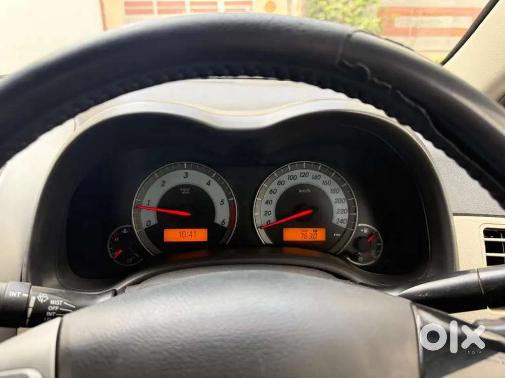 Toyota Corolla Altis 2012