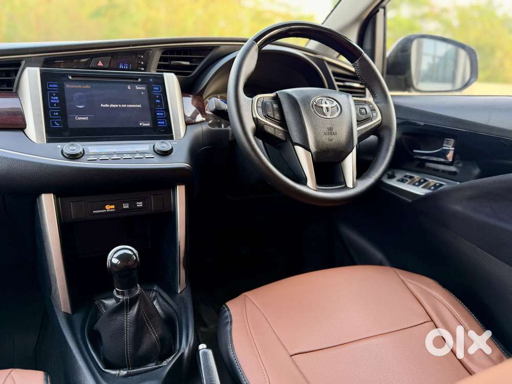 Toyota Innova Crysta 2.4 V 8 Str, 2016, Diesel