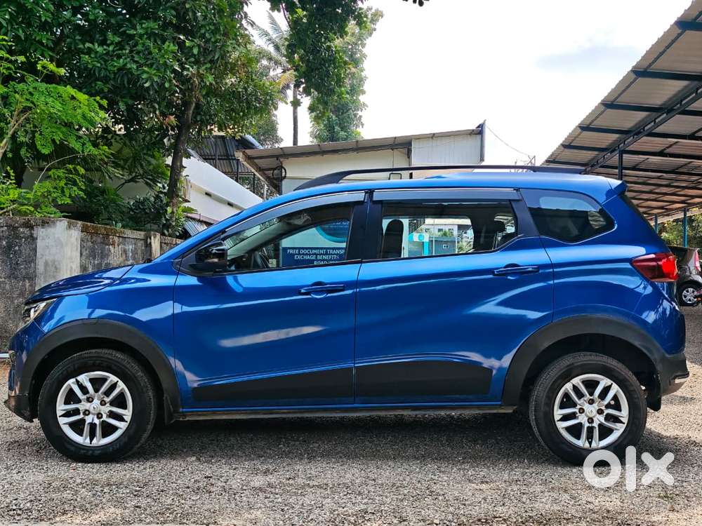 Renault Triber Rxt, 2022, Petrol
