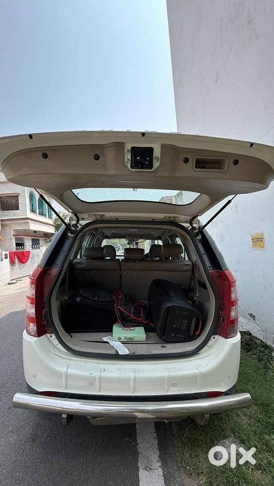 Mahindra Xuv W10 2015