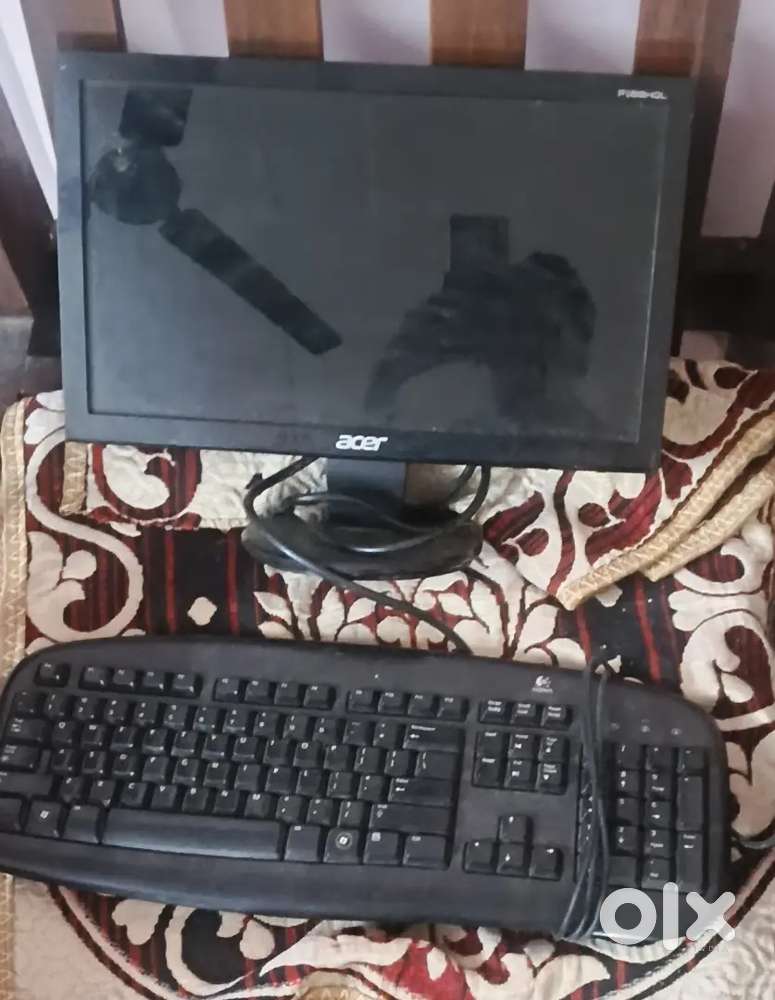 Acer p155Hql and Logitech keyboard